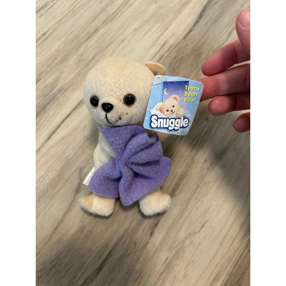 New With Tags Vintage VTG Snuggle Teeny Bean Bear Plush 2000 Stuffed Animal - Picture 1 of 4